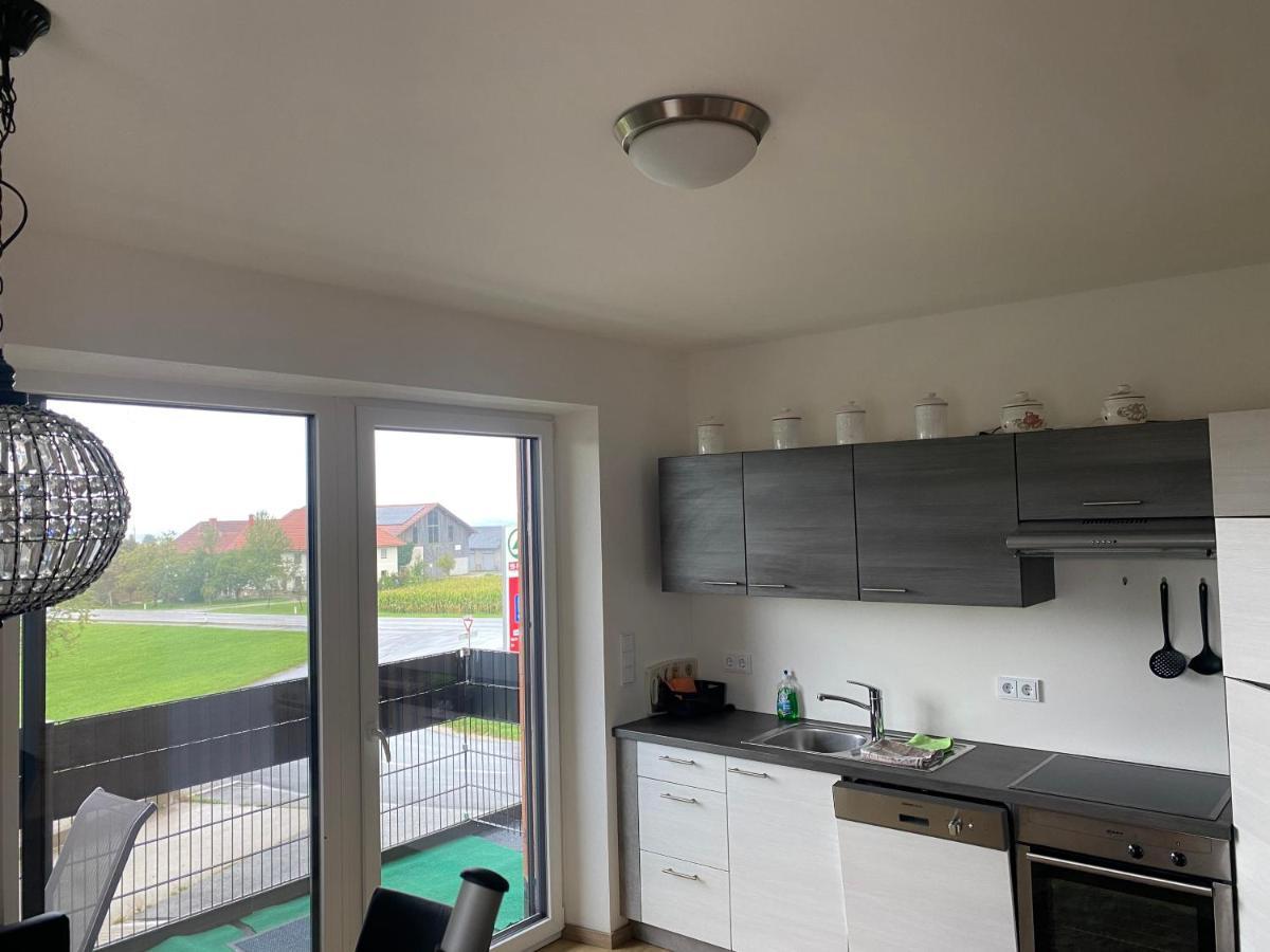 Wohnung City Nord Mit Balkon Herzogsdorf Exterior photo