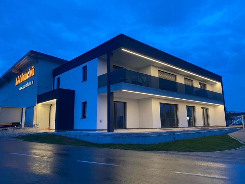 Wohnung City Nord Mit Balkon Herzogsdorf Exterior photo